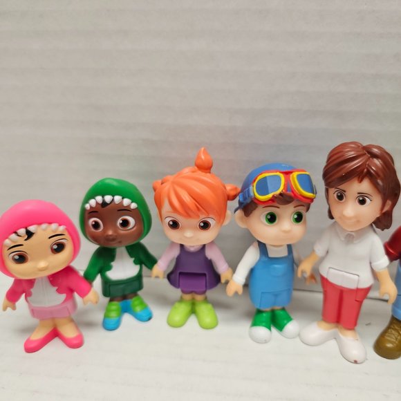 10 Lot Bundle Cocomelon Family Friends Figures - Picture 3 of 7